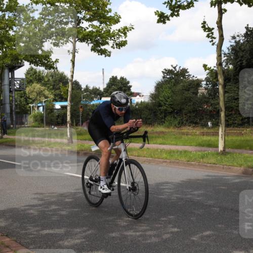 10.08.2025 - GEWOBA Citytriathlon Bremen Yannick Fuchs http://msf.ph/oto/8564312 10.08.2025 12:45:32 Radfahren 676, 724, 828, 851, 930, 939, 946, 1022 meine-sportfotos.de