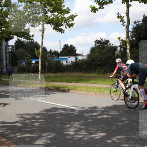 10.08.2025 - GEWOBA Citytriathlon Bremen Yannick Fuchs http://msf.ph/oto/8564363 10.08.2025 12:45:56 Radfahren 574, 651, 674, 685, 697, 748, 771, 812, 898, 928, 929 meine-sportfotos.de