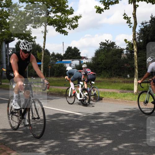 10.08.2025 - GEWOBA Citytriathlon Bremen Yannick Fuchs http://msf.ph/oto/8564365 10.08.2025 12:45:57 Radfahren 574, 651, 674, 685, 697, 748, 771, 812, 898, 928, 929 meine-sportfotos.de