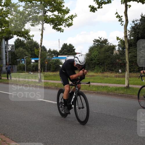 10.08.2025 - GEWOBA Citytriathlon Bremen Yannick Fuchs http://msf.ph/oto/8564376 10.08.2025 12:46:09 Radfahren 674, 685, 929, 948, 1011 meine-sportfotos.de