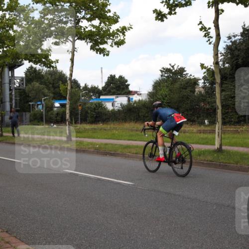 10.08.2025 - GEWOBA Citytriathlon Bremen Yannick Fuchs http://msf.ph/oto/8564379 10.08.2025 12:46:09 Radfahren 674, 685, 929, 948, 1011 meine-sportfotos.de