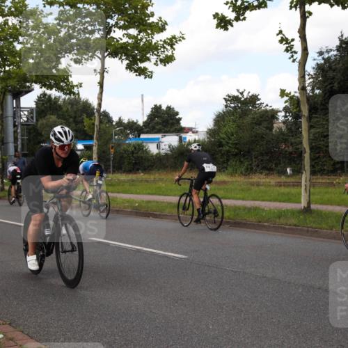 10.08.2025 - GEWOBA Citytriathlon Bremen Yannick Fuchs http://msf.ph/oto/8564399 10.08.2025 12:46:21 Radfahren 625, 948, 1011 meine-sportfotos.de