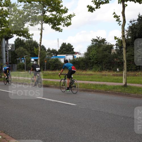 10.08.2025 - GEWOBA Citytriathlon Bremen Yannick Fuchs http://msf.ph/oto/8564401 10.08.2025 12:46:21 Radfahren 625, 948, 1011 meine-sportfotos.de