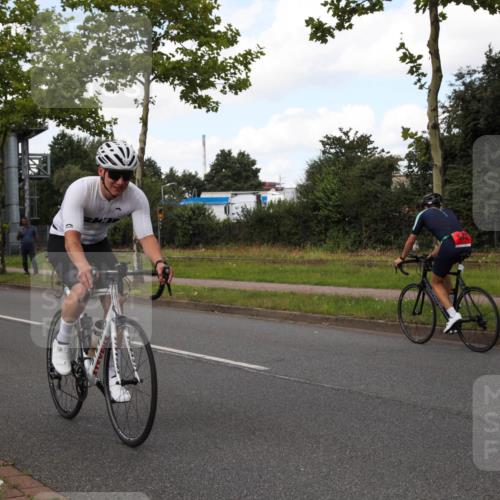 10.08.2025 - GEWOBA Citytriathlon Bremen Yannick Fuchs http://msf.ph/oto/8564406 10.08.2025 12:46:23 Radfahren 625, 948, 1011 meine-sportfotos.de