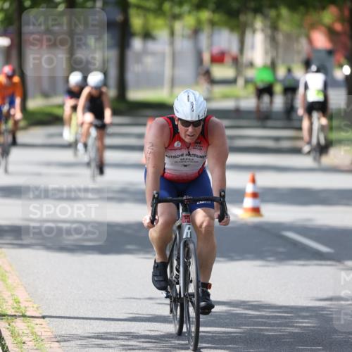 10.08.2025 - GEWOBA Citytriathlon Bremen Yannick Fuchs http://msf.ph/oto/8564408 10.08.2025 14:41:13 Radfahren 103, 142, 204, 249, 253, 266, 280, 353, 431, 432, 476, 477 meine-sportfotos.de