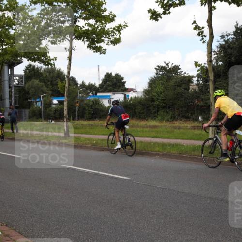 10.08.2025 - GEWOBA Citytriathlon Bremen Yannick Fuchs http://msf.ph/oto/8564410 10.08.2025 12:46:24 Radfahren 625, 948, 962 meine-sportfotos.de