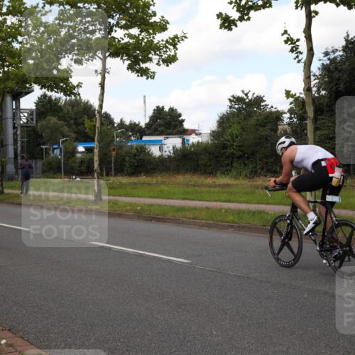10.08.2025 - GEWOBA Citytriathlon Bremen Yannick Fuchs http://msf.ph/oto/8564415 10.08.2025 12:46:28 Radfahren 576, 625, 903, 918, 948, 962 meine-sportfotos.de