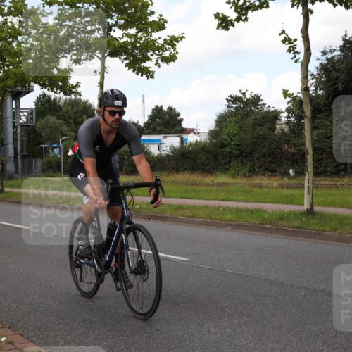 10.08.2025 - GEWOBA Citytriathlon Bremen Yannick Fuchs http://msf.ph/oto/8564418 10.08.2025 12:46:35 Radfahren 576, 605, 625, 903, 918, 962, 1007 meine-sportfotos.de