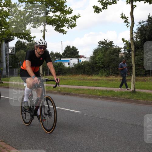 10.08.2025 - GEWOBA Citytriathlon Bremen Yannick Fuchs http://msf.ph/oto/8564438 10.08.2025 12:46:45 Radfahren 576, 605, 799, 823, 903, 918, 962, 968, 1007, 1020 meine-sportfotos.de