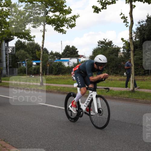 10.08.2025 - GEWOBA Citytriathlon Bremen Yannick Fuchs http://msf.ph/oto/8564440 10.08.2025 12:46:46 Radfahren 576, 605, 799, 823, 903, 918, 962, 968, 1007, 1020 meine-sportfotos.de