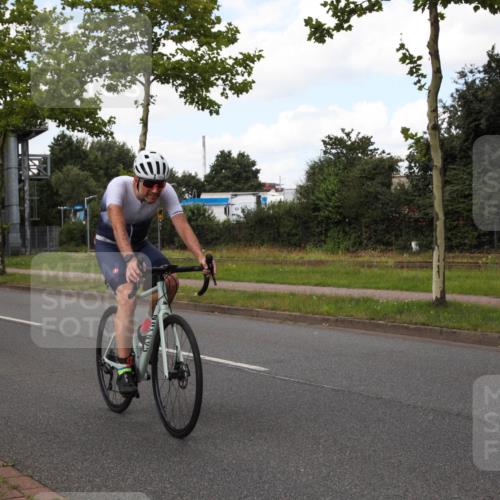 10.08.2025 - GEWOBA Citytriathlon Bremen Yannick Fuchs http://msf.ph/oto/8564449 10.08.2025 12:46:50 Radfahren 576, 583, 605, 760, 799, 823, 903, 918, 968, 1007, 1020 meine-sportfotos.de