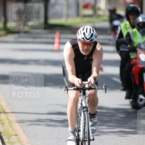 10.08.2025 - GEWOBA Citytriathlon Bremen Yannick Fuchs http://msf.ph/oto/8564450 10.08.2025 14:41:24 Radfahren 36, 249, 266, 280, 306, 343, 353, 431 meine-sportfotos.de