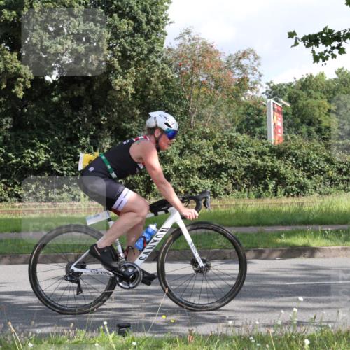 10.08.2025 - GEWOBA Citytriathlon Bremen Yannick Fuchs http://msf.ph/oto/8564452 10.08.2025 10:56:56 Radfahren 5, 101, 145, 454, 501 meine-sportfotos.de
