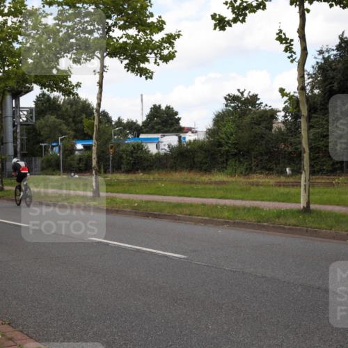 10.08.2025 - GEWOBA Citytriathlon Bremen Yannick Fuchs http://msf.ph/oto/8564453 10.08.2025 12:46:54 Radfahren 583, 605, 760, 799, 823, 968, 1007, 1020 meine-sportfotos.de