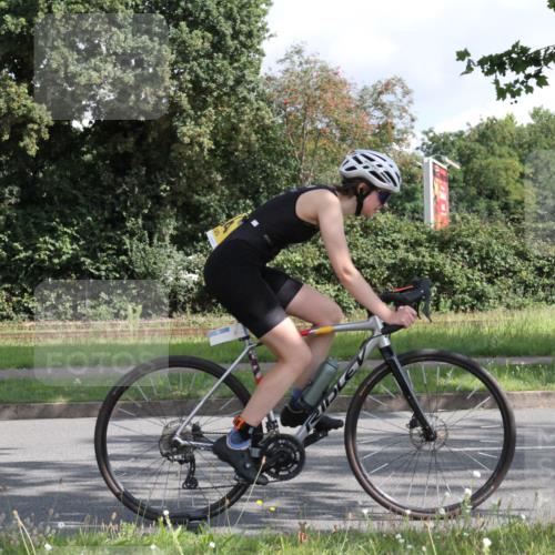 10.08.2025 - GEWOBA Citytriathlon Bremen Yannick Fuchs http://msf.ph/oto/8564457 10.08.2025 10:57:06 Radfahren 5, 77, 101, 233, 454, 501 meine-sportfotos.de