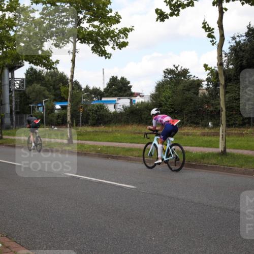 10.08.2025 - GEWOBA Citytriathlon Bremen Yannick Fuchs http://msf.ph/oto/8564458 10.08.2025 12:46:55 Radfahren 583, 760, 799, 823, 968, 1007, 1020 meine-sportfotos.de