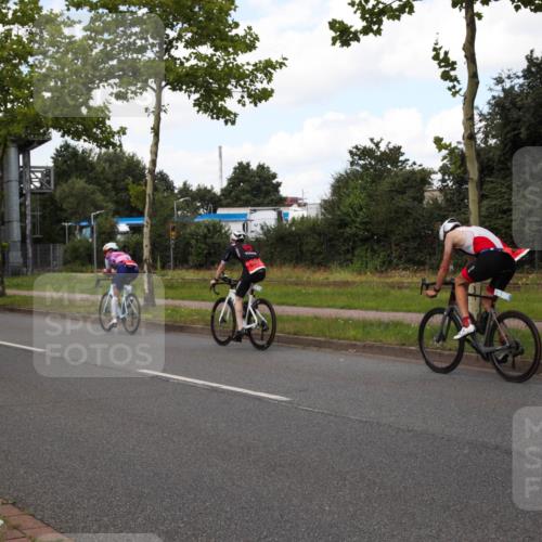 10.08.2025 - GEWOBA Citytriathlon Bremen Yannick Fuchs http://msf.ph/oto/8564463 10.08.2025 12:46:56 Radfahren 583, 622, 760, 799, 823, 968, 1007, 1020 meine-sportfotos.de
