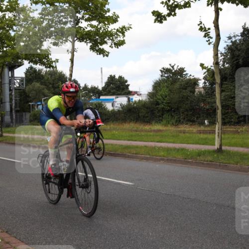 10.08.2025 - GEWOBA Citytriathlon Bremen Yannick Fuchs http://msf.ph/oto/8564482 10.08.2025 12:47:01 Radfahren 583, 622, 640, 659, 733, 760, 769, 799, 823, 875, 960, 968, 1020 meine-sportfotos.de