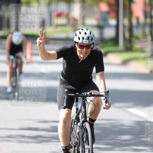 10.08.2025 - GEWOBA Citytriathlon Bremen Yannick Fuchs http://msf.ph/oto/8564483 10.08.2025 14:41:36 Radfahren 36, 306, 317, 343, 480, 513 meine-sportfotos.de