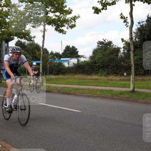 10.08.2025 - GEWOBA Citytriathlon Bremen Yannick Fuchs http://msf.ph/oto/8564489 10.08.2025 12:47:03 Radfahren 583, 622, 640, 659, 675, 733, 751, 760, 769, 799, 823, 875, 960, 968, 1013 meine-sportfotos.de