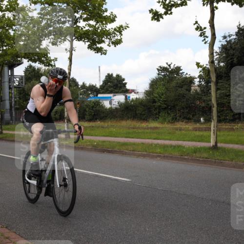 10.08.2025 - GEWOBA Citytriathlon Bremen Yannick Fuchs http://msf.ph/oto/8564503 10.08.2025 12:47:09 Radfahren 573, 583, 622, 640, 659, 675, 733, 751, 760, 769, 792, 875, 960, 968, 981, 1013 meine-sportfotos.de