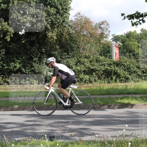 10.08.2025 - GEWOBA Citytriathlon Bremen Yannick Fuchs http://msf.ph/oto/8564508 10.08.2025 10:57:15 Radfahren 5, 77, 101, 233, 435, 454 meine-sportfotos.de