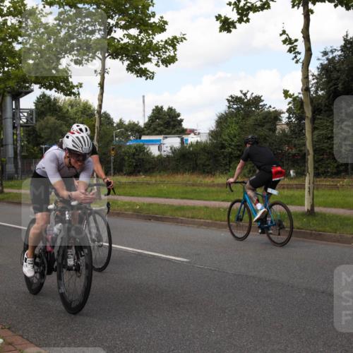 10.08.2025 - GEWOBA Citytriathlon Bremen Yannick Fuchs http://msf.ph/oto/8564509 10.08.2025 12:47:12 Radfahren 573, 583, 622, 640, 645, 659, 675, 733, 751, 760, 769, 792, 875, 960, 981, 1013 meine-sportfotos.de