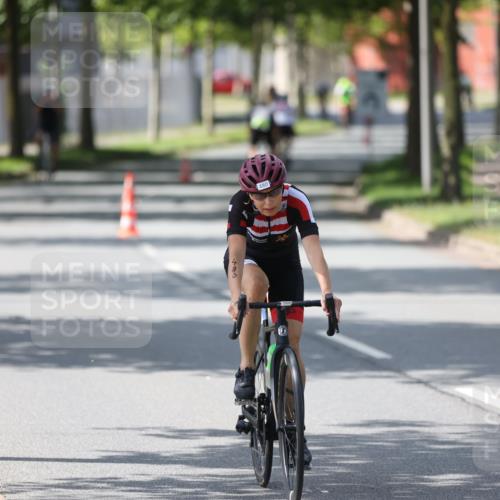 10.08.2025 - GEWOBA Citytriathlon Bremen Yannick Fuchs http://msf.ph/oto/8564552 10.08.2025 14:41:49 Radfahren 209, 213, 250, 262, 317, 343, 478, 480, 513 meine-sportfotos.de