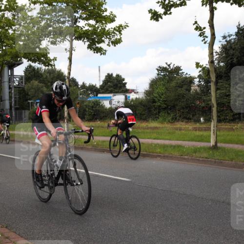 10.08.2025 - GEWOBA Citytriathlon Bremen Yannick Fuchs http://msf.ph/oto/8564563 10.08.2025 12:47:48 Radfahren 566, 587, 590, 679, 745, 801, 884, 916, 941, 943, 951 meine-sportfotos.de