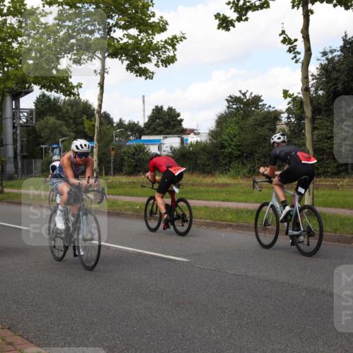 10.08.2025 - GEWOBA Citytriathlon Bremen Yannick Fuchs http://msf.ph/oto/8564569 10.08.2025 12:47:48 Radfahren 566, 587, 590, 679, 745, 801, 884, 916, 941, 943, 951 meine-sportfotos.de