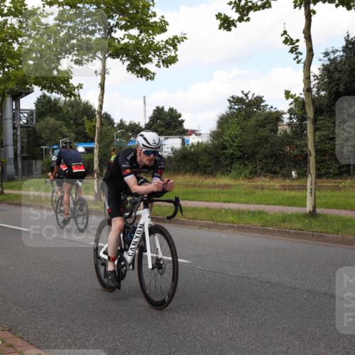 10.08.2025 - GEWOBA Citytriathlon Bremen Yannick Fuchs http://msf.ph/oto/8564576 10.08.2025 12:47:50 Radfahren 566, 587, 590, 679, 745, 767, 801, 884, 916, 941, 943, 951 meine-sportfotos.de