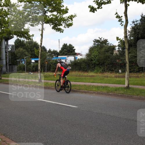 10.08.2025 - GEWOBA Citytriathlon Bremen Yannick Fuchs http://msf.ph/oto/8564579 10.08.2025 12:47:51 Radfahren 566, 587, 590, 679, 745, 767, 801, 884, 916, 941, 943, 951 meine-sportfotos.de