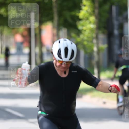 10.08.2025 - GEWOBA Citytriathlon Bremen Yannick Fuchs http://msf.ph/oto/8564600 10.08.2025 14:41:58 Radfahren 56, 209, 213, 235, 246, 250, 262, 317, 478, 480 meine-sportfotos.de