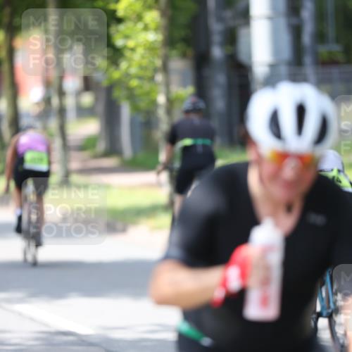 10.08.2025 - GEWOBA Citytriathlon Bremen Yannick Fuchs http://msf.ph/oto/8564603 10.08.2025 14:41:58 Radfahren 56, 209, 213, 235, 246, 250, 262, 317, 478, 480 meine-sportfotos.de