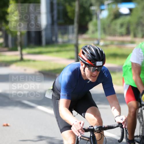 10.08.2025 - GEWOBA Citytriathlon Bremen Yannick Fuchs http://msf.ph/oto/8564613 10.08.2025 14:42:03 Radfahren 56, 145, 213, 235, 246, 250, 262, 478 meine-sportfotos.de
