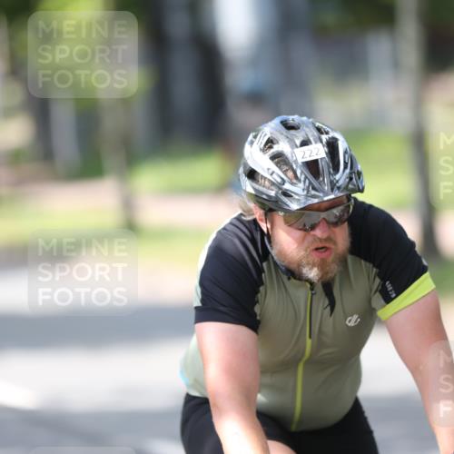 10.08.2025 - GEWOBA Citytriathlon Bremen Yannick Fuchs http://msf.ph/oto/8564749 10.08.2025 14:43:44 Radfahren 86, 109, 154, 163, 259, 325 meine-sportfotos.de