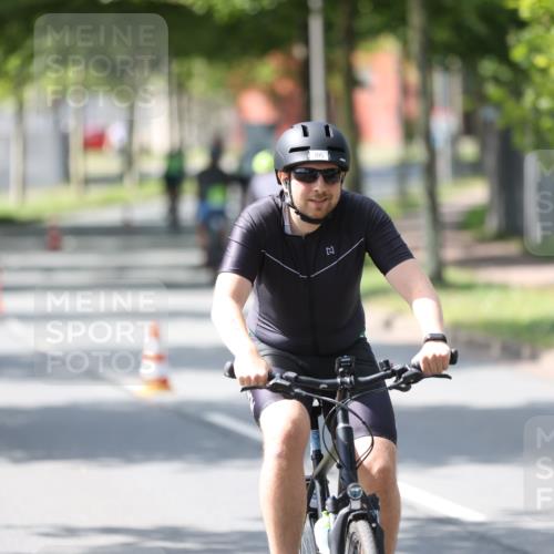 10.08.2025 - GEWOBA Citytriathlon Bremen Yannick Fuchs http://msf.ph/oto/8564756 10.08.2025 14:43:49 Radfahren 86, 154, 163, 259, 325 meine-sportfotos.de