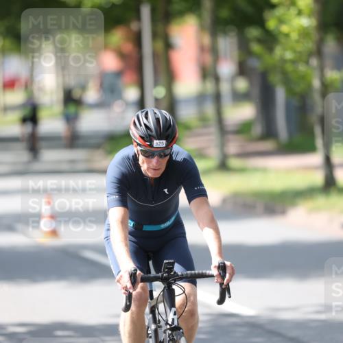 10.08.2025 - GEWOBA Citytriathlon Bremen Yannick Fuchs http://msf.ph/oto/8564769 10.08.2025 14:43:52 Radfahren 86, 154, 163, 259, 325 meine-sportfotos.de