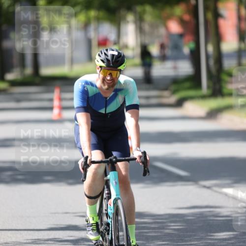10.08.2025 - GEWOBA Citytriathlon Bremen Yannick Fuchs http://msf.ph/oto/8564773 10.08.2025 14:43:53 Radfahren 86, 154, 163, 259, 298, 325 meine-sportfotos.de