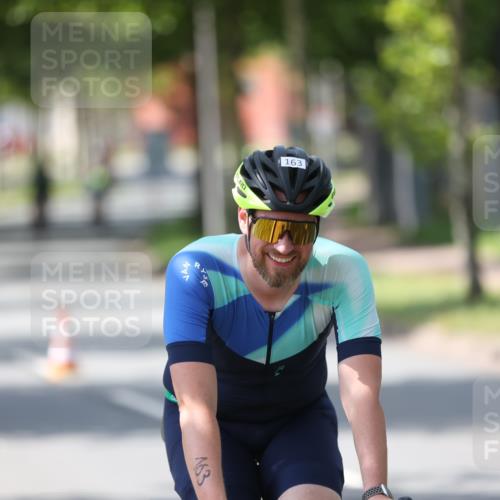 10.08.2025 - GEWOBA Citytriathlon Bremen Yannick Fuchs http://msf.ph/oto/8564777 10.08.2025 14:43:54 Radfahren 86, 154, 163, 259, 298, 325 meine-sportfotos.de