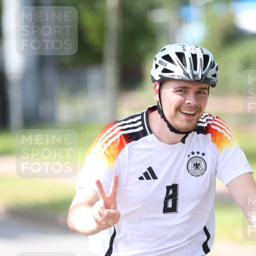 10.08.2025 - GEWOBA Citytriathlon Bremen Yannick Fuchs http://msf.ph/oto/8564842 10.08.2025 14:44:28 Radfahren 9, 28, 200, 323, 383, 408, 445 meine-sportfotos.de