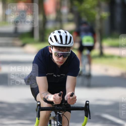 10.08.2025 - GEWOBA Citytriathlon Bremen Yannick Fuchs http://msf.ph/oto/8564855 10.08.2025 14:44:34 Radfahren 9, 73, 200, 208, 323, 383 meine-sportfotos.de