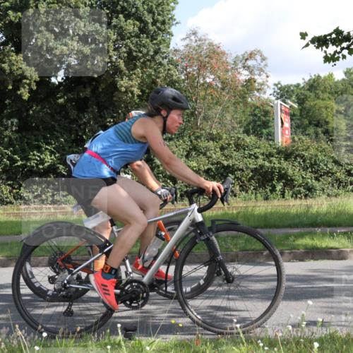 10.08.2025 - GEWOBA Citytriathlon Bremen Yannick Fuchs http://msf.ph/oto/8564865 10.08.2025 11:00:48 Radfahren 3, 39, 49, 107, 173, 229, 436, 499 meine-sportfotos.de