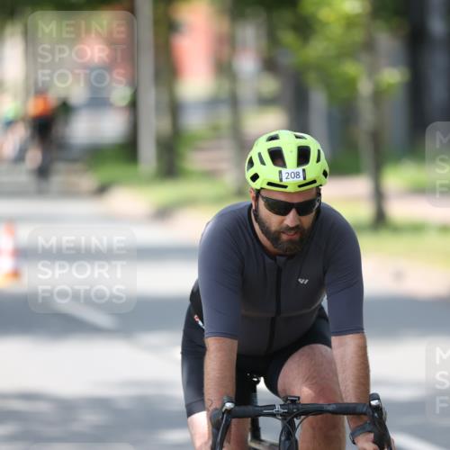10.08.2025 - GEWOBA Citytriathlon Bremen Yannick Fuchs http://msf.ph/oto/8564892 10.08.2025 14:44:44 Radfahren 73, 200, 208, 323, 346, 383 meine-sportfotos.de