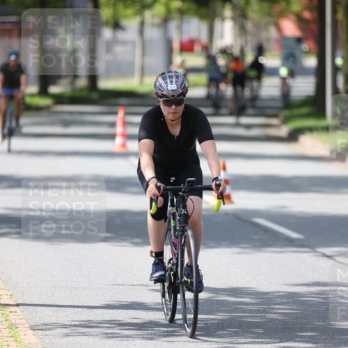 10.08.2025 - GEWOBA Citytriathlon Bremen Yannick Fuchs http://msf.ph/oto/8564897 10.08.2025 14:44:46 Radfahren 73, 208, 323, 346, 383 meine-sportfotos.de