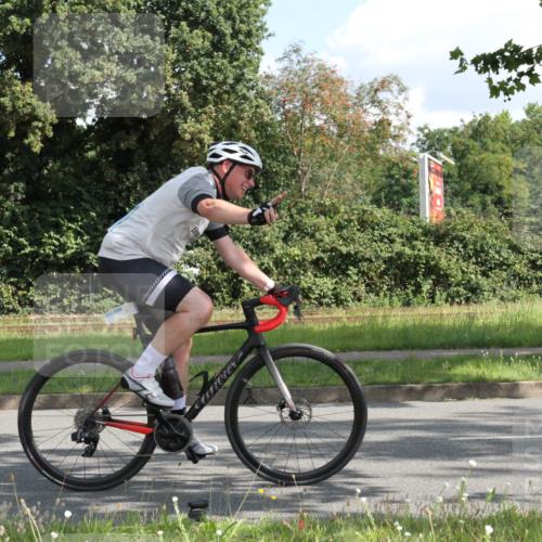 10.08.2025 - GEWOBA Citytriathlon Bremen Yannick Fuchs http://msf.ph/oto/8564898 10.08.2025 11:01:27 Radfahren 37, 87, 410, 440 meine-sportfotos.de