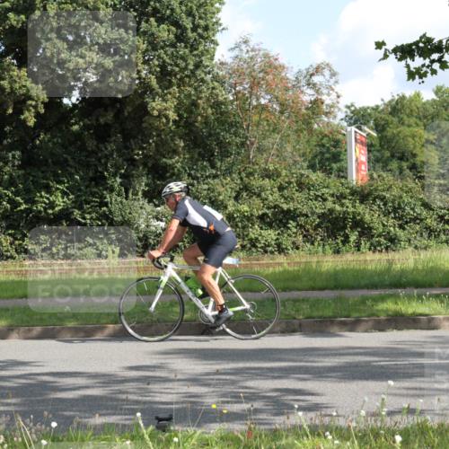 10.08.2025 - GEWOBA Citytriathlon Bremen Yannick Fuchs http://msf.ph/oto/8564928 10.08.2025 11:02:14 Radfahren 195, 237 meine-sportfotos.de