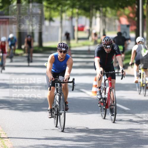 10.08.2025 - GEWOBA Citytriathlon Bremen Yannick Fuchs http://msf.ph/oto/8564952 10.08.2025 14:45:03 Radfahren 35, 198, 326, 336, 346, 453, 484, 497 meine-sportfotos.de