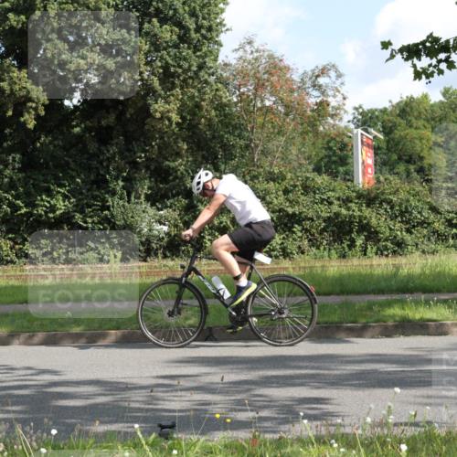 10.08.2025 - GEWOBA Citytriathlon Bremen Yannick Fuchs http://msf.ph/oto/8564956 10.08.2025 11:02:40 Radfahren 23, 53, 61, 135, 223, 484 meine-sportfotos.de