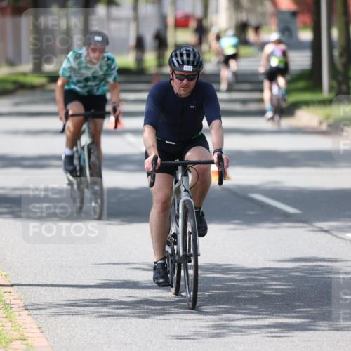 10.08.2025 - GEWOBA Citytriathlon Bremen Yannick Fuchs http://msf.ph/oto/8565016 10.08.2025 14:45:25 Radfahren 202, 221, 247, 332, 349, 360, 497, 532 meine-sportfotos.de
